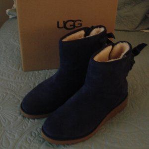 UGG Boots Bows Navy Blue Size 10  Like New
